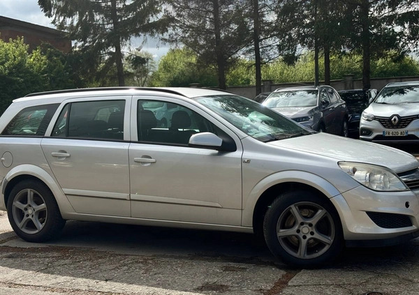 Opel Astra cena 10900 przebieg: 267000, rok produkcji 2008 z Jelcz-Laskowice małe 407